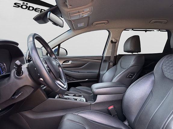 Hyundai Santa Fe 8 of 30
