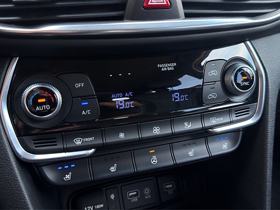 Hyundai Santa Fe 22 of 30