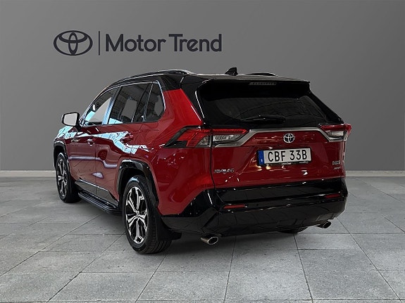 Toyota RAV4 2 of 5