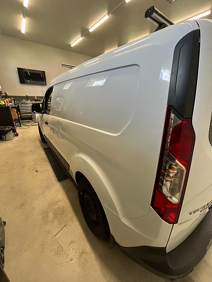 Ford Transit Connect 3 of 5