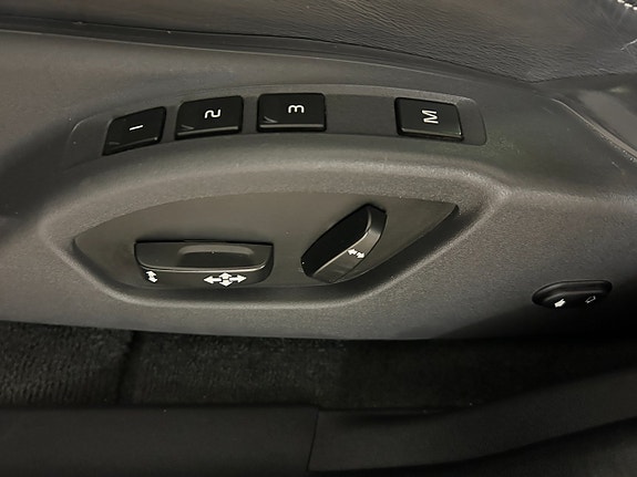Volvo XC60 10 of 23