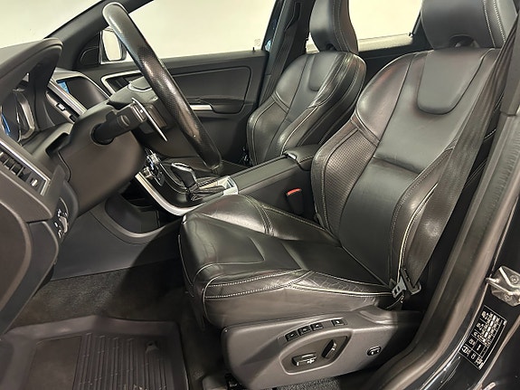 Volvo XC60 8 of 23