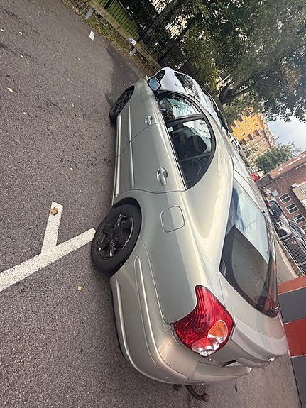 Toyota Avensis 3 of 5