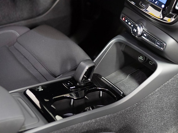 Volvo C40 9 of 16
