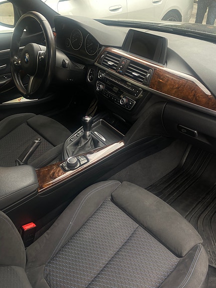BMW 420i 3 of 5