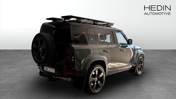 Land Rover Defender 110 2 of 5