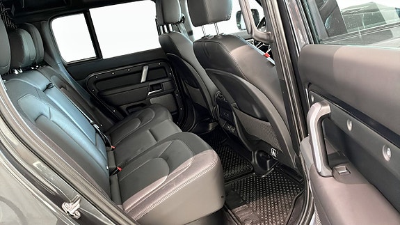 Land Rover Defender 110 5 of 5