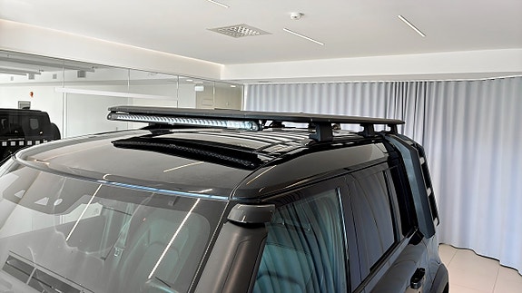 Land Rover Defender 110 14 of 15