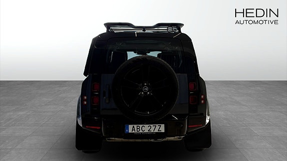 Land Rover Defender 110 7 of 15