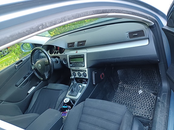 Volkswagen Passat 3 of 5