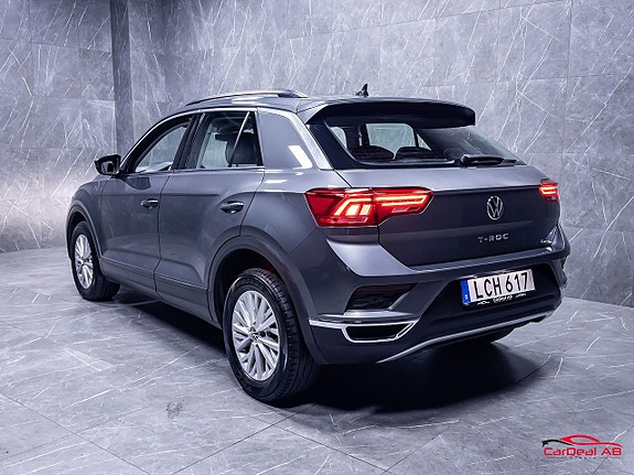 Volkswagen T-Roc 5 of 5