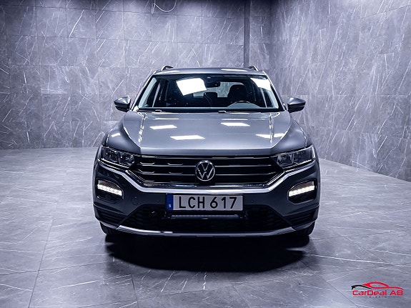 Volkswagen T-Roc 2 of 5