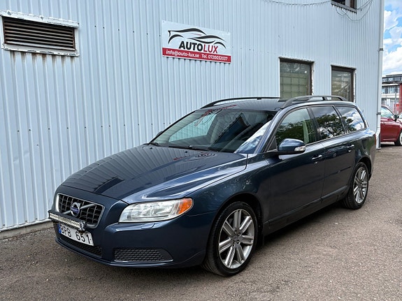 Volvo V70 2 of 17