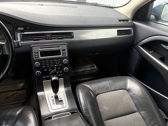 Volvo V70 16 of 17