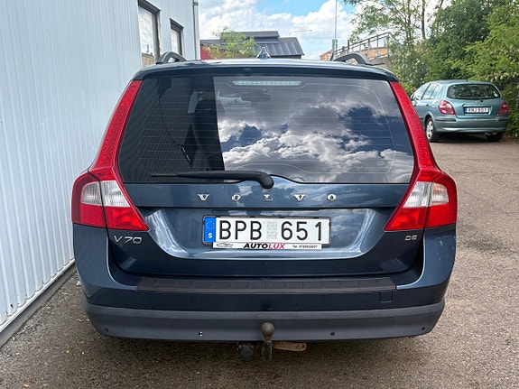 Volvo V70 7 of 17