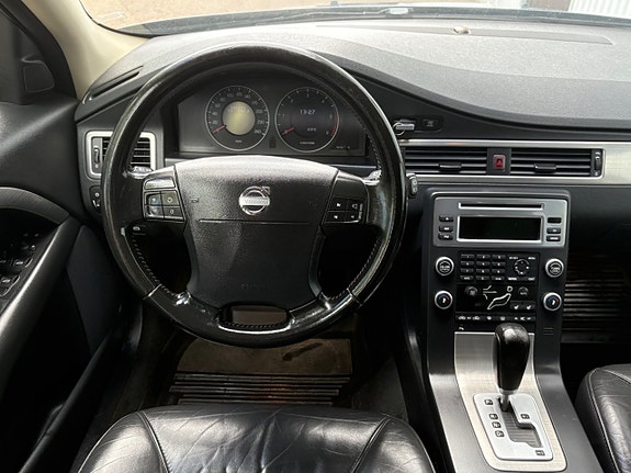 Volvo V70 15 of 17