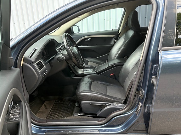 Volvo V70 10 of 17