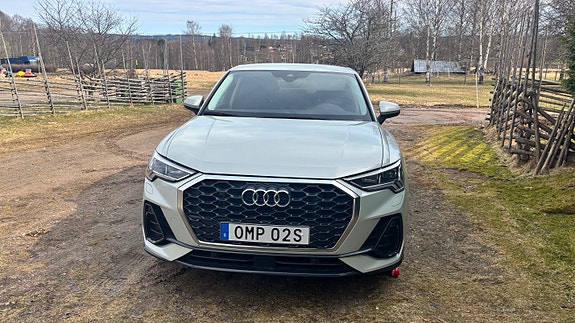 Audi Q3 3 of 4