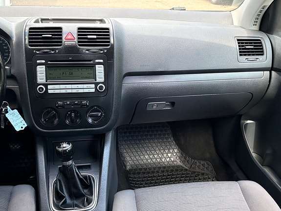 Volkswagen Golf V 13 of 14