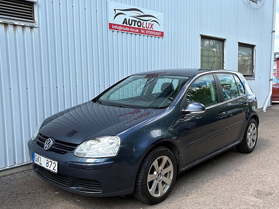 Volkswagen Golf V 2 of 14