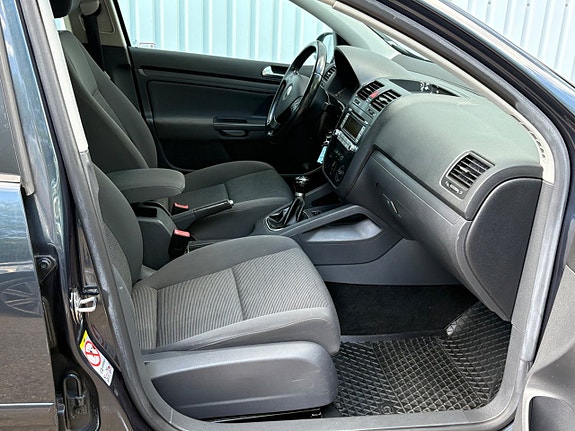 Volkswagen Golf V 11 of 14