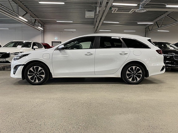 Kia Ceed 2 of 5