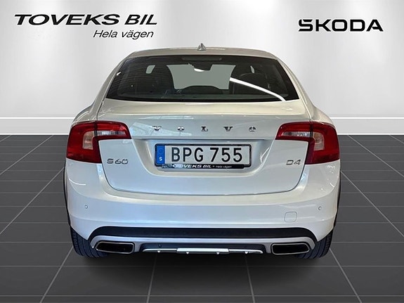 Volvo S60 Cross Country 4 of 5