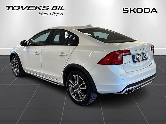 Volvo S60 Cross Country 5 of 5