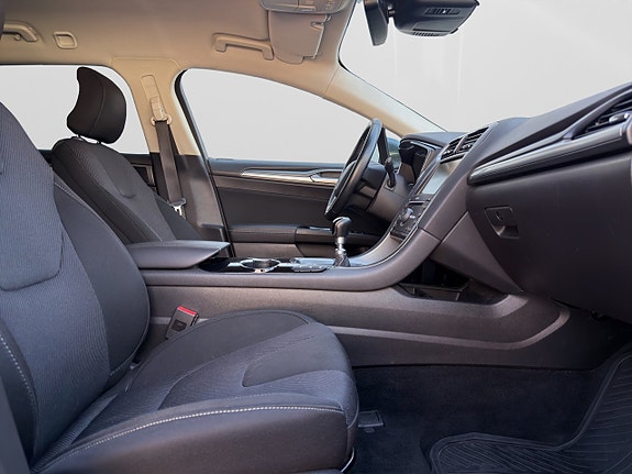 Ford Mondeo 30 of 30