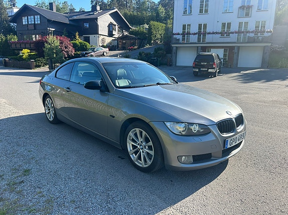 BMW 325d 3 of 5