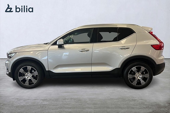 Volvo XC40 3 of 5