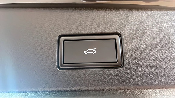 Cupra Tavascan 14 of 16