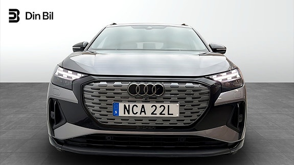 Audi Q4 e-tron 4 of 5