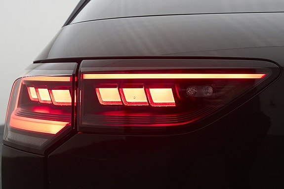 Volkswagen Golf VIII 15 of 17