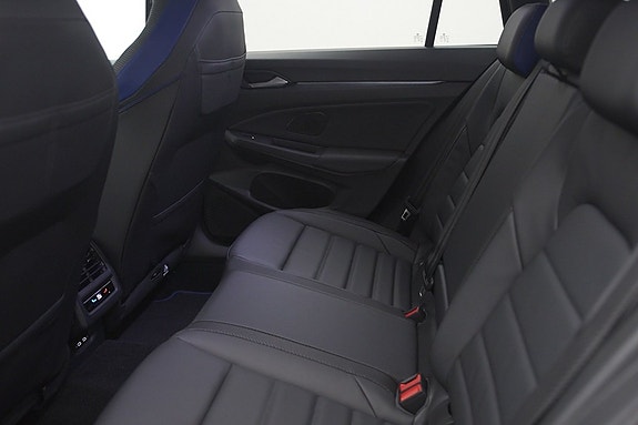 Volkswagen Golf VIII 17 of 17