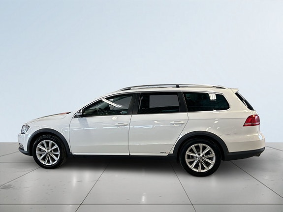 Volkswagen Passat Alltrack 4 of 5