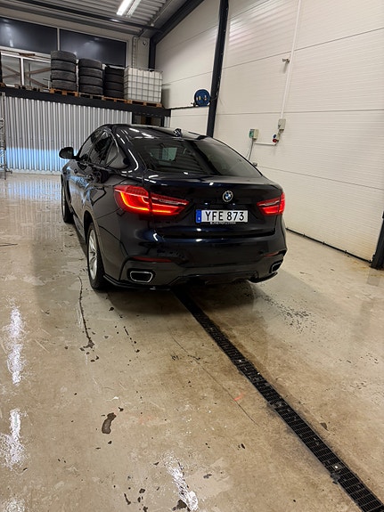 BMW X6 2 of 5