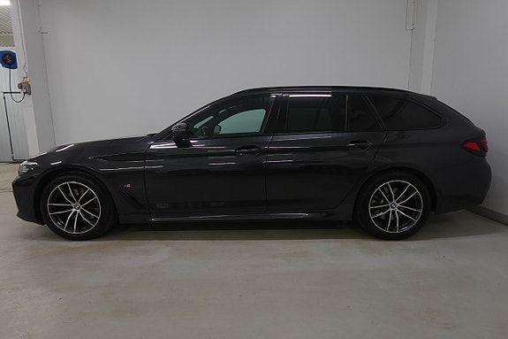BMW 520d 3 of 5