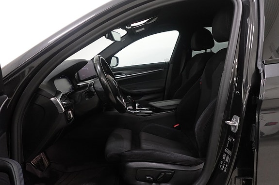BMW 520d 4 of 5