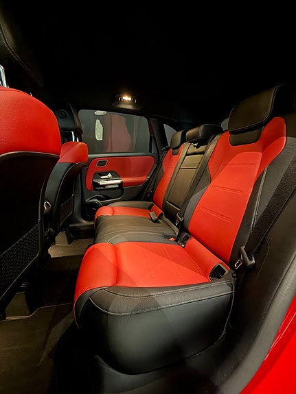 Mercedes-Benz B200 10 of 18