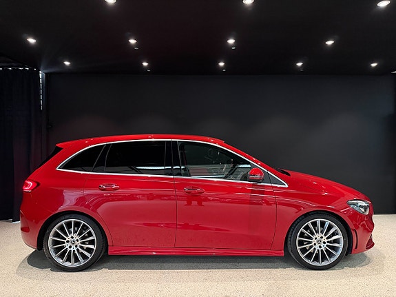 Mercedes-Benz B200 6 of 18