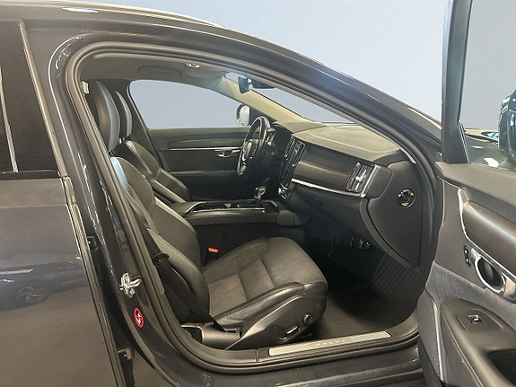 Volvo V90 Cross Country 10 of 22