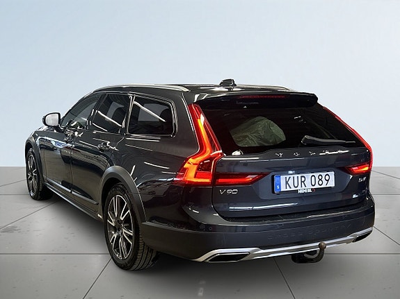 Volvo V90 Cross Country 5 of 5