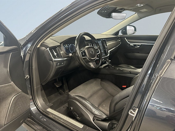 Volvo V90 Cross Country 7 of 22