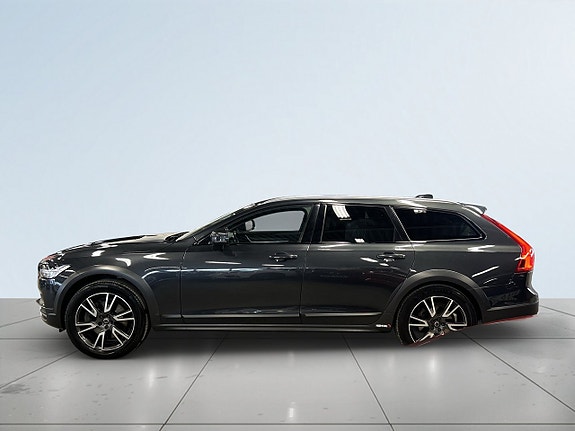 Volvo V90 Cross Country 4 of 5
