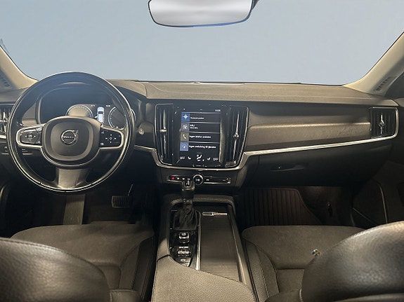Volvo V90 Cross Country 8 of 22