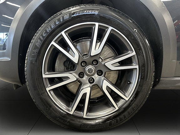 Volvo V90 Cross Country 14 of 22