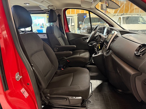 Renault Trafic 10 of 13