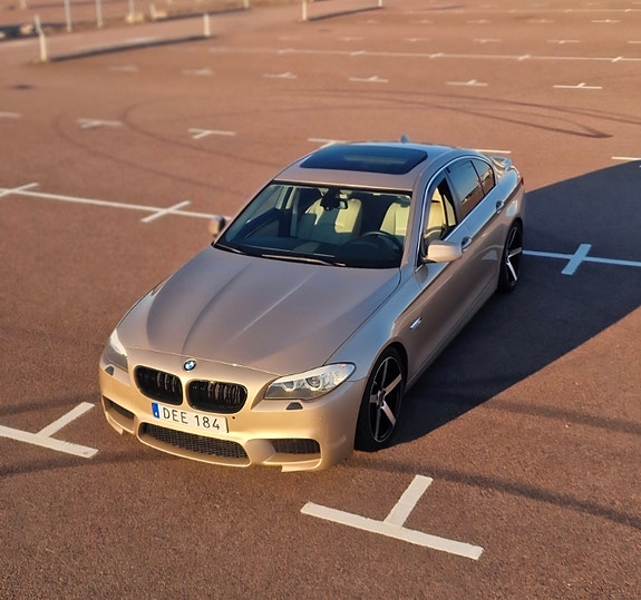 BMW 530d 3 of 5