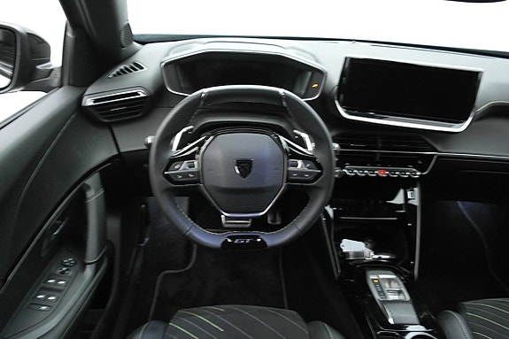 Peugeot 2008 8 of 23